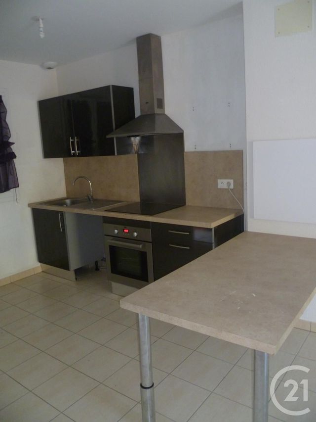 maison à louer - 4 pièces - 95.0 m2 - POURCIEUX - 83 - PROVENCE-ALPES-COTE-D-AZUR - Century 21 S.C.A Immobilier maison à louer - 4 pièces - 95.0 m2 - POURCIEUX - 83 - PROVENCE-ALPES-COTE-D-AZUR - Century 21 S.C.A Immobilier
