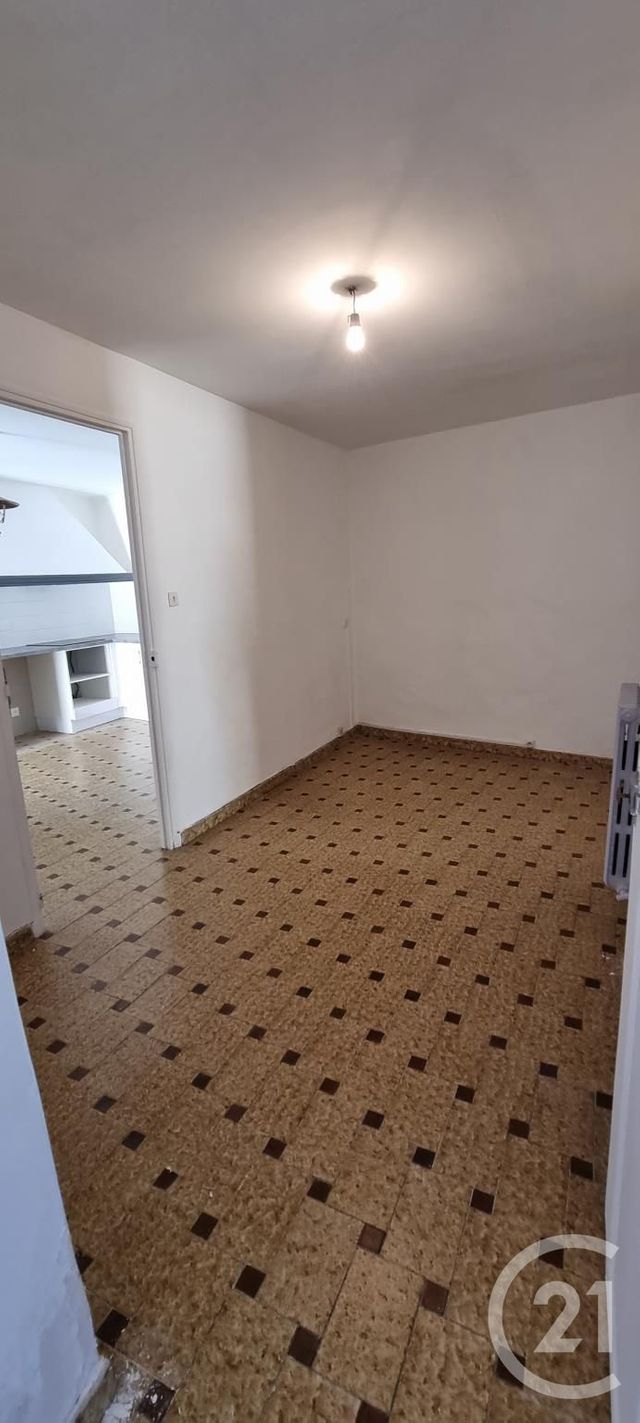 Afficher la photo en grand immeuble à vendre - 118.16 m2 - PUYLOUBIER - 13 - PROVENCE-ALPES-COTE-D-AZUR - Century 21 S.C.A Immobilier