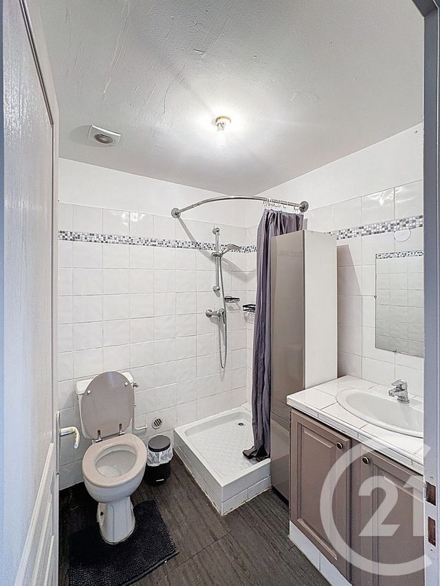 Appartement T3 à vendre - 3 pièces - 55.14 m2 - TRETS - 13 - PROVENCE-ALPES-COTE-D-AZUR - Century 21 S.C.A Immobilier