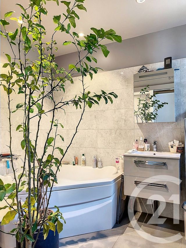 Afficher la photo en grand maison à vendre - 4 pièces - 110.0 m2 - ST MAXIMIN LA STE BAUME - 83 - PROVENCE-ALPES-COTE-D-AZUR - Century 21 S.C.A Immobilier