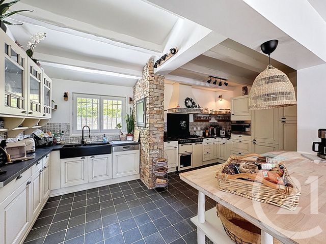 maison à vendre - 7 pièces - 176.78 m2 - PUYLOUBIER - 13 - PROVENCE-ALPES-COTE-D-AZUR - Century 21 S.C.A Immobilier