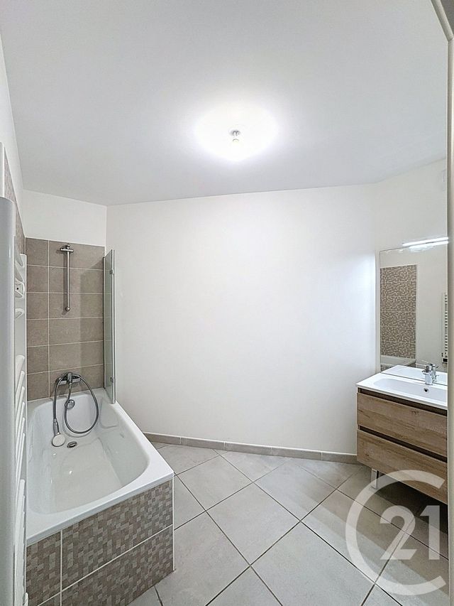 Appartement F3 à vendre - 3 pièces - 60.78 m2 - TRETS - 13 - PROVENCE-ALPES-COTE-D-AZUR - Century 21 S.C.A Immobilier