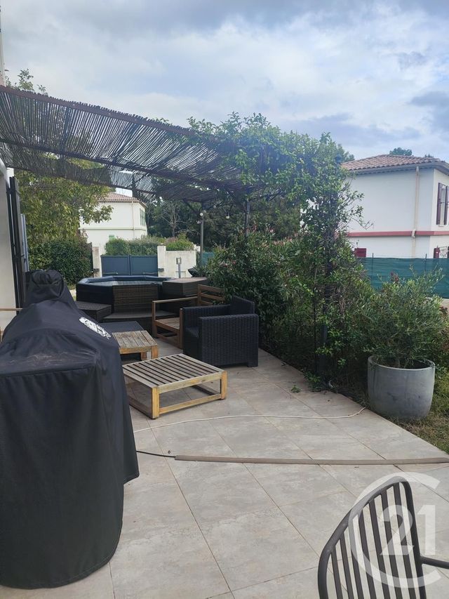 maison à louer - 4 pièces - 125.0 m2 - PUYLOUBIER - 13 - PROVENCE-ALPES-COTE-D-AZUR - Century 21 S.C.A Immobilier