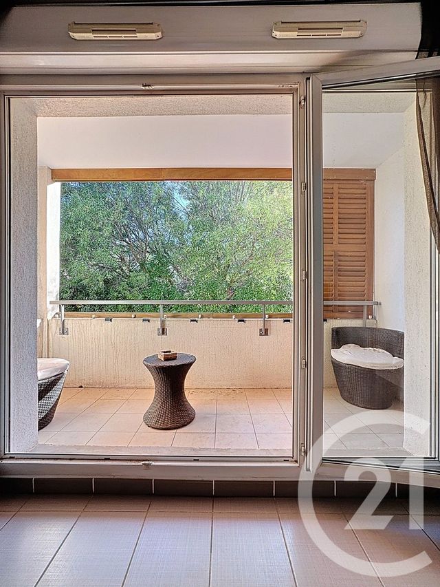 Afficher la photo en grand Appartement T3 à vendre - 3 pièces - 69.2 m2 - GARDANNE - 13 - PROVENCE-ALPES-COTE-D-AZUR - Century 21 S.C.A Immobilier