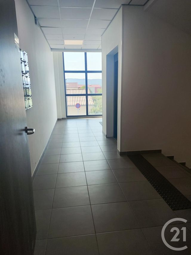 commerce à louer - 41.0 m2 - POURRIERES - 83 - PROVENCE-ALPES-COTE-D-AZUR - Century 21 S.C.A Immobilier