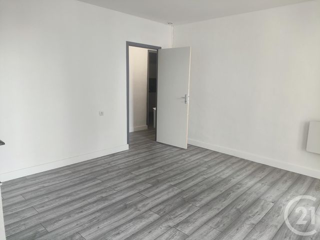 Appartement à louer - 2 pièces - 58.41 m2 - TRETS - 13 - PROVENCE-ALPES-COTE-D-AZUR - Century 21 S.C.A Immobilier