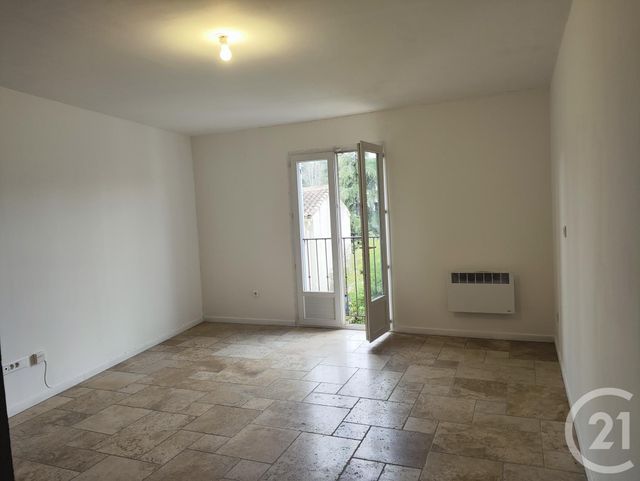 Appartement à louer - 3 pièces - 56.0 m2 - TRETS - 13 - PROVENCE-ALPES-COTE-D-AZUR - Century 21 S.C.A Immobilier