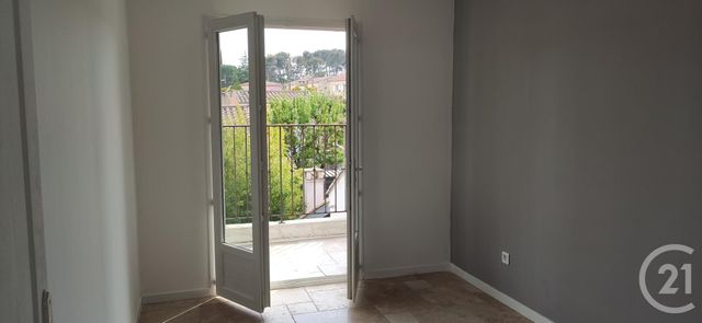 Appartement à louer - 3 pièces - 56.0 m2 - TRETS - 13 - PROVENCE-ALPES-COTE-D-AZUR - Century 21 S.C.A Immobilier