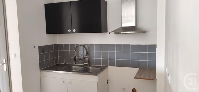 Appartement à louer - 3 pièces - 56.0 m2 - TRETS - 13 - PROVENCE-ALPES-COTE-D-AZUR - Century 21 S.C.A Immobilier