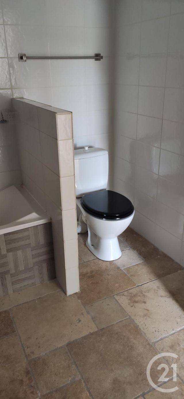 Appartement à louer - 3 pièces - 56.0 m2 - TRETS - 13 - PROVENCE-ALPES-COTE-D-AZUR - Century 21 S.C.A Immobilier