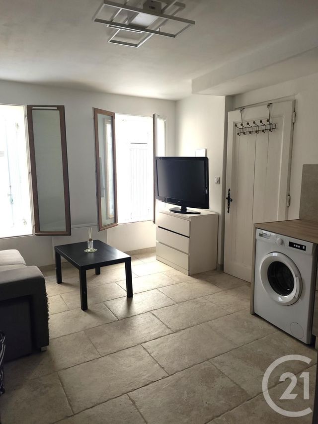 Appartement à louer - 2 pièces - 28.25 m2 - TRETS - 13 - PROVENCE-ALPES-COTE-D-AZUR - Century 21 S.C.A Immobilier