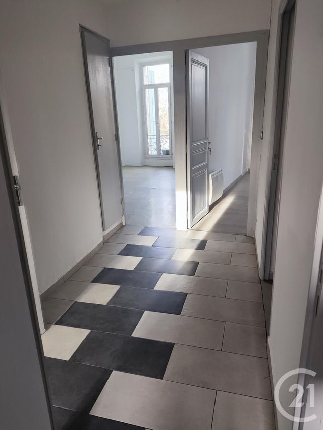 Appartement à louer - 3 pièces - 87.89 m2 - TRETS - 13 - PROVENCE-ALPES-COTE-D-AZUR - Century 21 S.C.A Immobilier