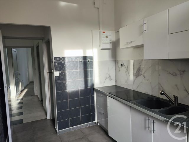 Appartement à louer - 3 pièces - 87.89 m2 - TRETS - 13 - PROVENCE-ALPES-COTE-D-AZUR - Century 21 S.C.A Immobilier