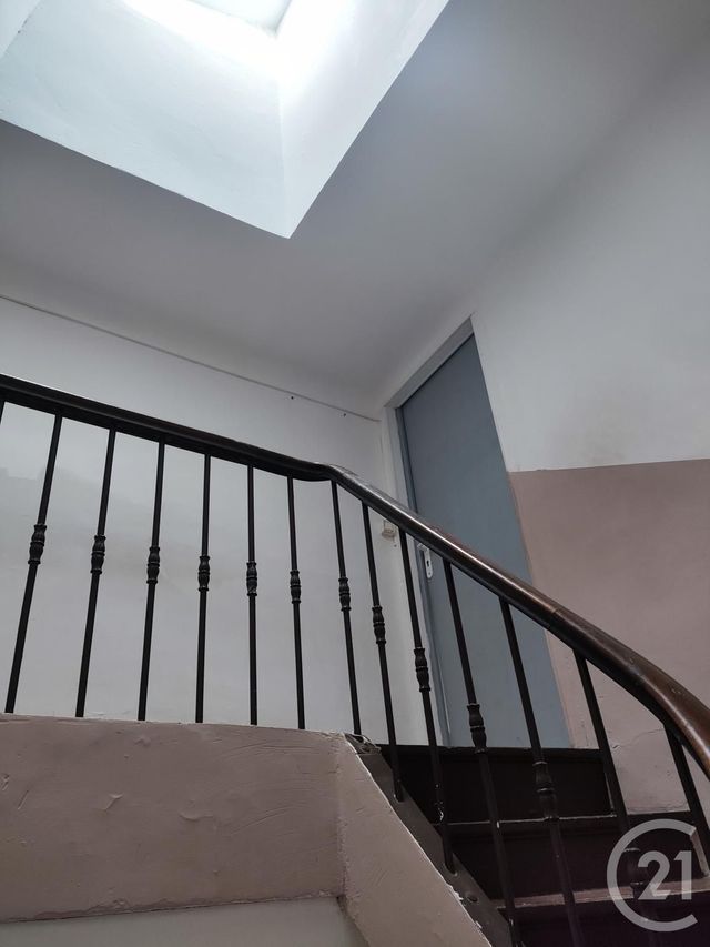 Appartement à louer - 3 pièces - 87.89 m2 - TRETS - 13 - PROVENCE-ALPES-COTE-D-AZUR - Century 21 S.C.A Immobilier