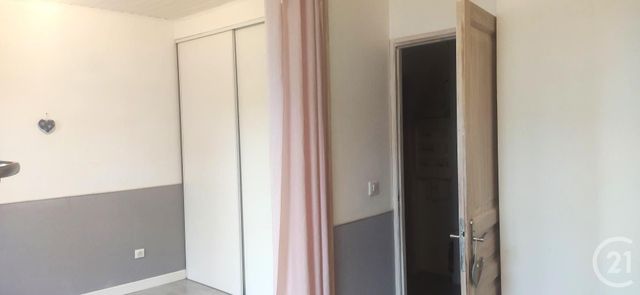 Appartement à louer - 3 pièces - 49.75 m2 - TRETS - 13 - PROVENCE-ALPES-COTE-D-AZUR - Century 21 S.C.A Immobilier