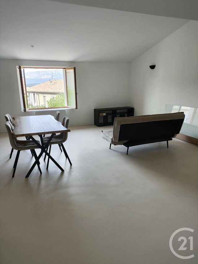 Appartement T1 à louer - 1 pièce - 48.2 m2 - TRETS - 13 - PROVENCE-ALPES-COTE-D-AZUR - Century 21 S.C.A Immobilier