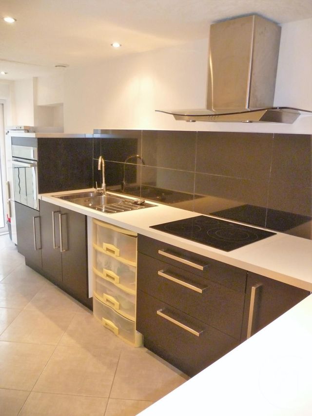 maison à louer - 2 pièces - 63.0 m2 - ST MAXIMIN LA STE BAUME - 83 - PROVENCE-ALPES-COTE-D-AZUR - Century 21 S.C.A Immobilier