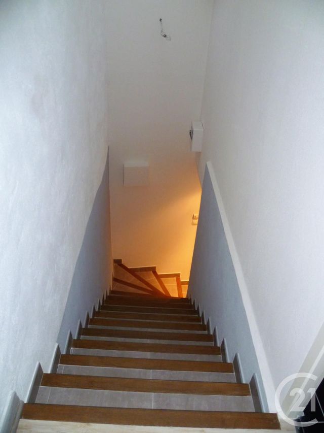 maison à louer - 2 pièces - 63.0 m2 - ST MAXIMIN LA STE BAUME - 83 - PROVENCE-ALPES-COTE-D-AZUR - Century 21 S.C.A Immobilier