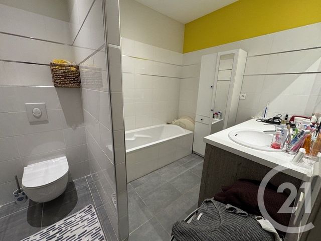 maison à louer - 4 pièces - 101.73 m2 - POURRIERES - 83 - PROVENCE-ALPES-COTE-D-AZUR - Century 21 S.C.A Immobilier