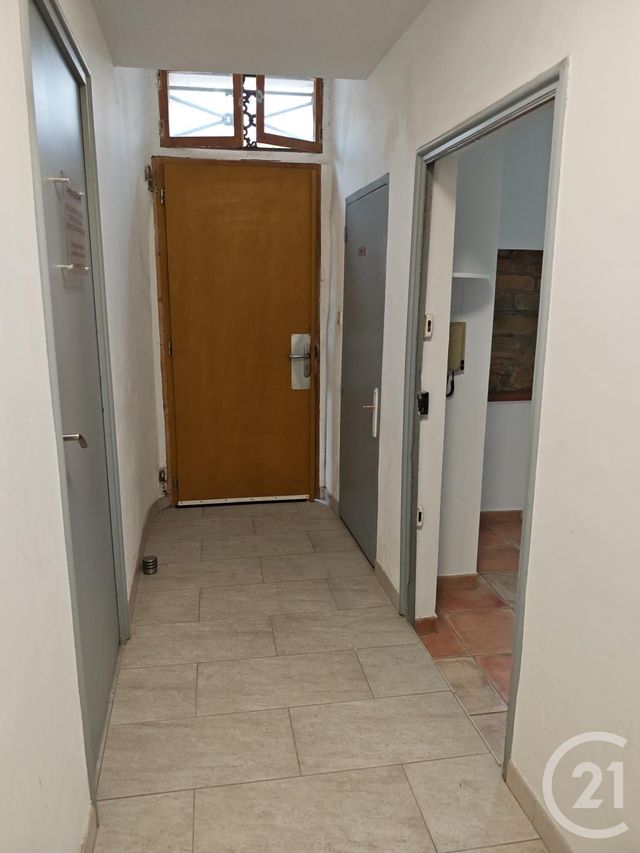 Appartement Local à louer - 1 pièce - 19.63 m2 - PEYNIER - 13 - PROVENCE-ALPES-COTE-D-AZUR - Century 21 S.C.A Immobilier