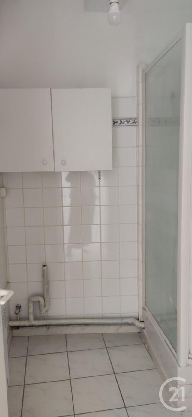 Appartement F3 à louer - 3 pièces - 65.17 m2 - TRETS - 13 - PROVENCE-ALPES-COTE-D-AZUR - Century 21 S.C.A Immobilier