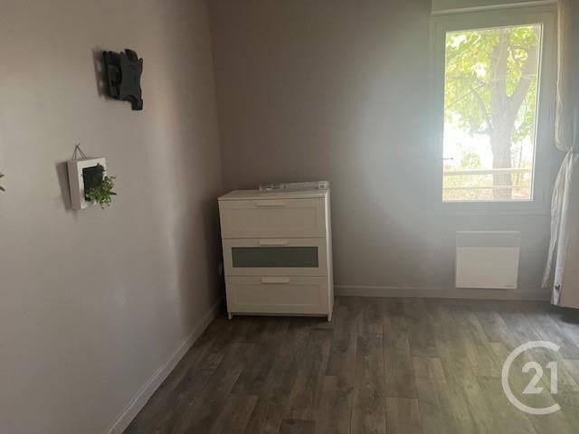 Appartement à louer - 3 pièces - 54.93 m2 - BRIGNOLES - 83 - PROVENCE-ALPES-COTE-D-AZUR - Century 21 S.C.A Immobilier
