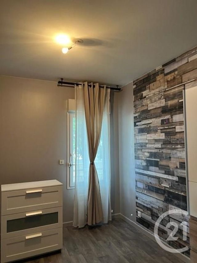 Appartement à louer - 3 pièces - 54.93 m2 - BRIGNOLES - 83 - PROVENCE-ALPES-COTE-D-AZUR - Century 21 S.C.A Immobilier