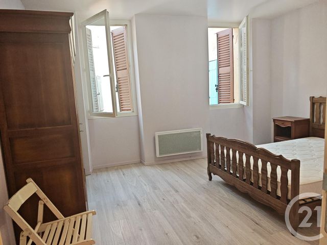 Appartement T3 à louer - 3 pièces - 74.0 m2 - TRETS - 13 - PROVENCE-ALPES-COTE-D-AZUR - Century 21 S.C.A Immobilier