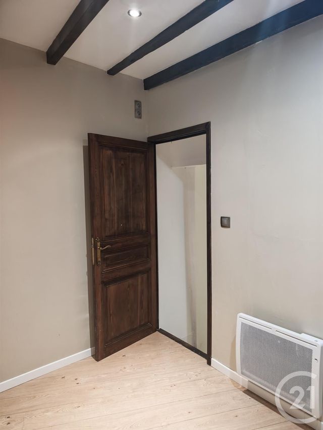 Appartement T3 à louer - 3 pièces - 74.0 m2 - TRETS - 13 - PROVENCE-ALPES-COTE-D-AZUR - Century 21 S.C.A Immobilier