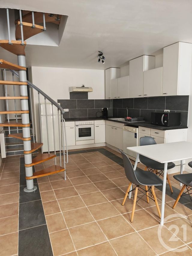 Appartement T3 à louer - 3 pièces - 74.0 m2 - TRETS - 13 - PROVENCE-ALPES-COTE-D-AZUR - Century 21 S.C.A Immobilier