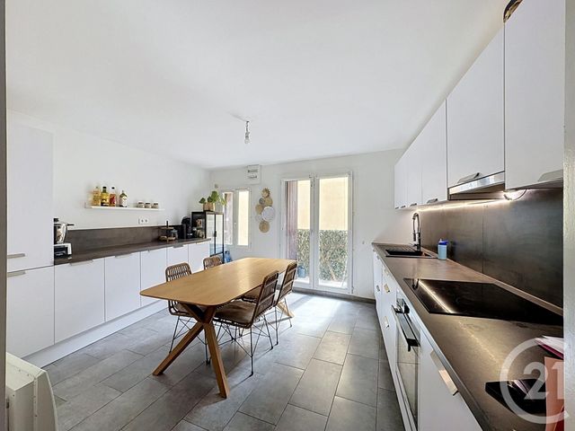 maison à louer - 5 pièces - 100.75 m2 - POURRIERES - 83 - PROVENCE-ALPES-COTE-D-AZUR - Century 21 S.C.A Immobilier