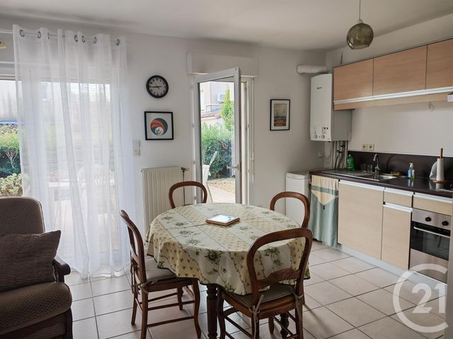 Appartement à louer - 2 pièces - 49.41 m2 - ROUSSET - 13 - PROVENCE-ALPES-COTE-D-AZUR - Century 21 S.C.A Immobilier