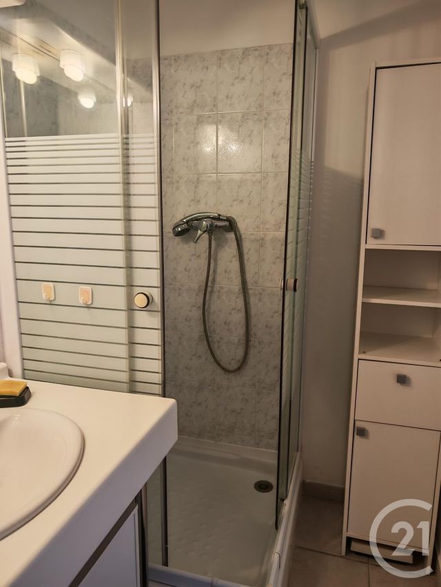 Appartement à louer - 2 pièces - 49.41 m2 - ROUSSET - 13 - PROVENCE-ALPES-COTE-D-AZUR - Century 21 S.C.A Immobilier