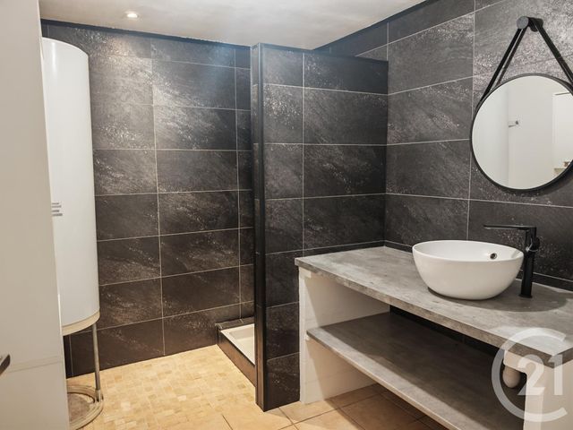 maison à louer - 3 pièces - 61.9 m2 - TRETS - 13 - PROVENCE-ALPES-COTE-D-AZUR - Century 21 S.C.A Immobilier