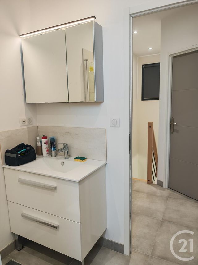 maison à louer - 3 pièces - 77.5 m2 - POURRIERES - 83 - PROVENCE-ALPES-COTE-D-AZUR - Century 21 S.C.A Immobilier