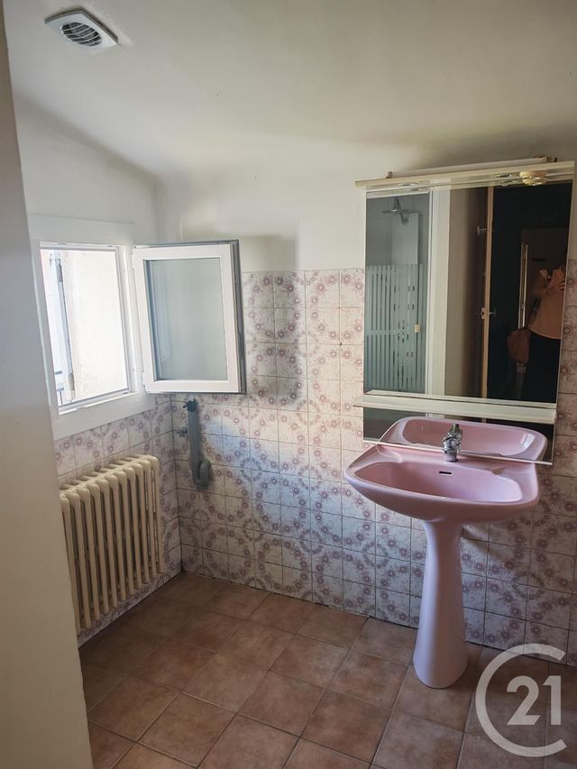 maison à louer - 3 pièces - 78.26 m2 - TRETS - 13 - PROVENCE-ALPES-COTE-D-AZUR - Century 21 S.C.A Immobilier