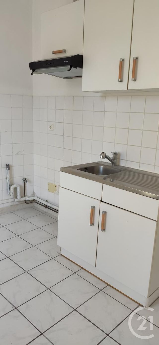 Appartement F3 à louer - 3 pièces - 65.17 m2 - TRETS - 13 - PROVENCE-ALPES-COTE-D-AZUR - Century 21 S.C.A Immobilier